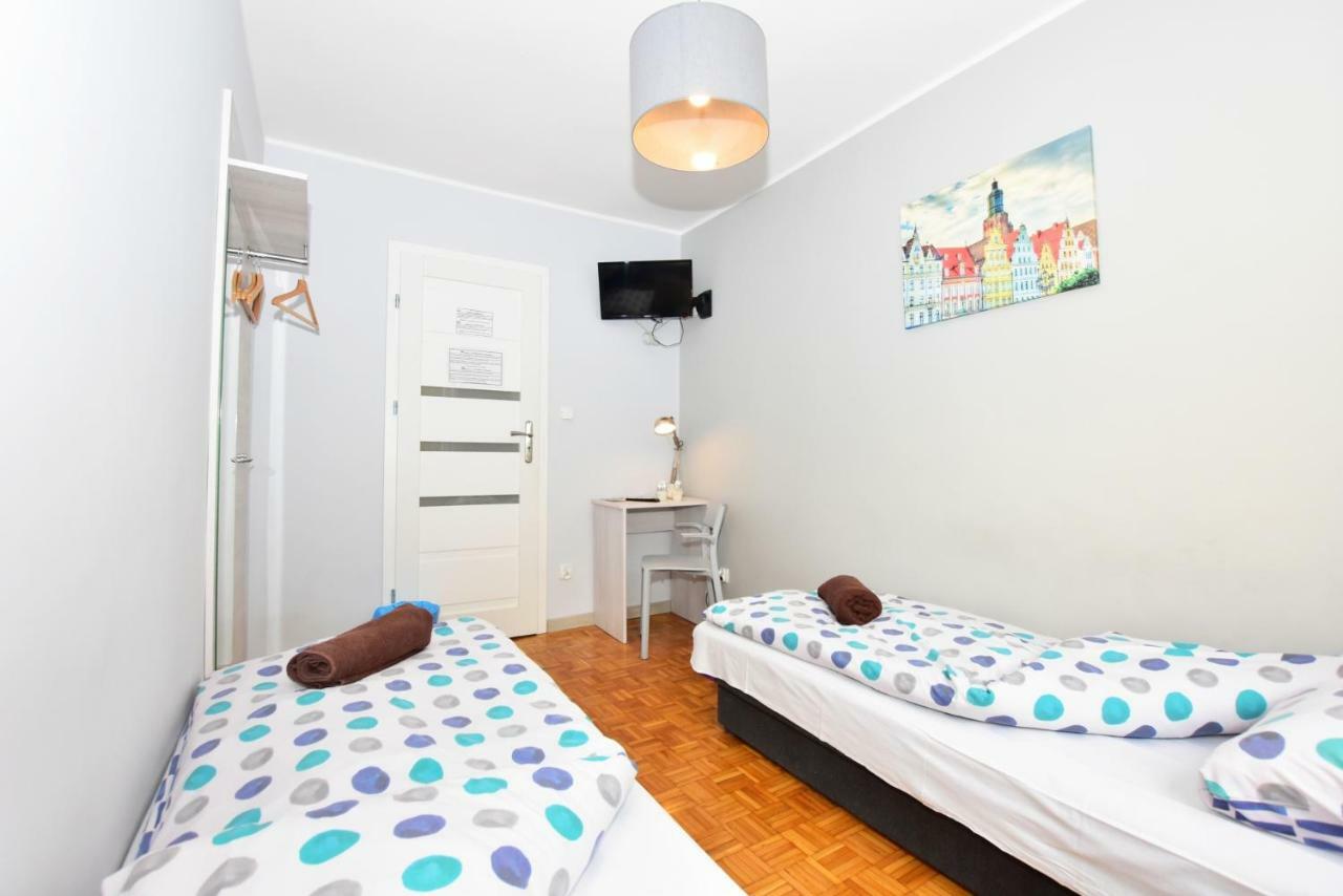 City Central Hostel Laciarska Wrocław Extérieur photo